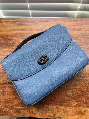 Coach Cassie in Stone Blue Pebbled Leather Crossbody Bag with Black Turnlock